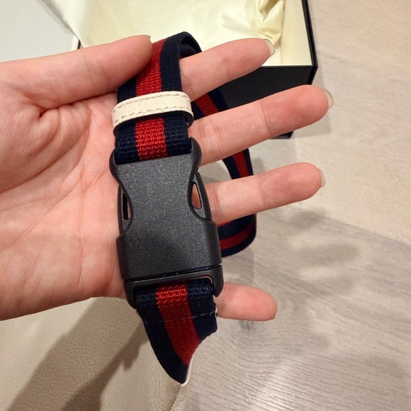 Gucci Cream Belt Bag with Red and Green Accents - Picture 4 of 10